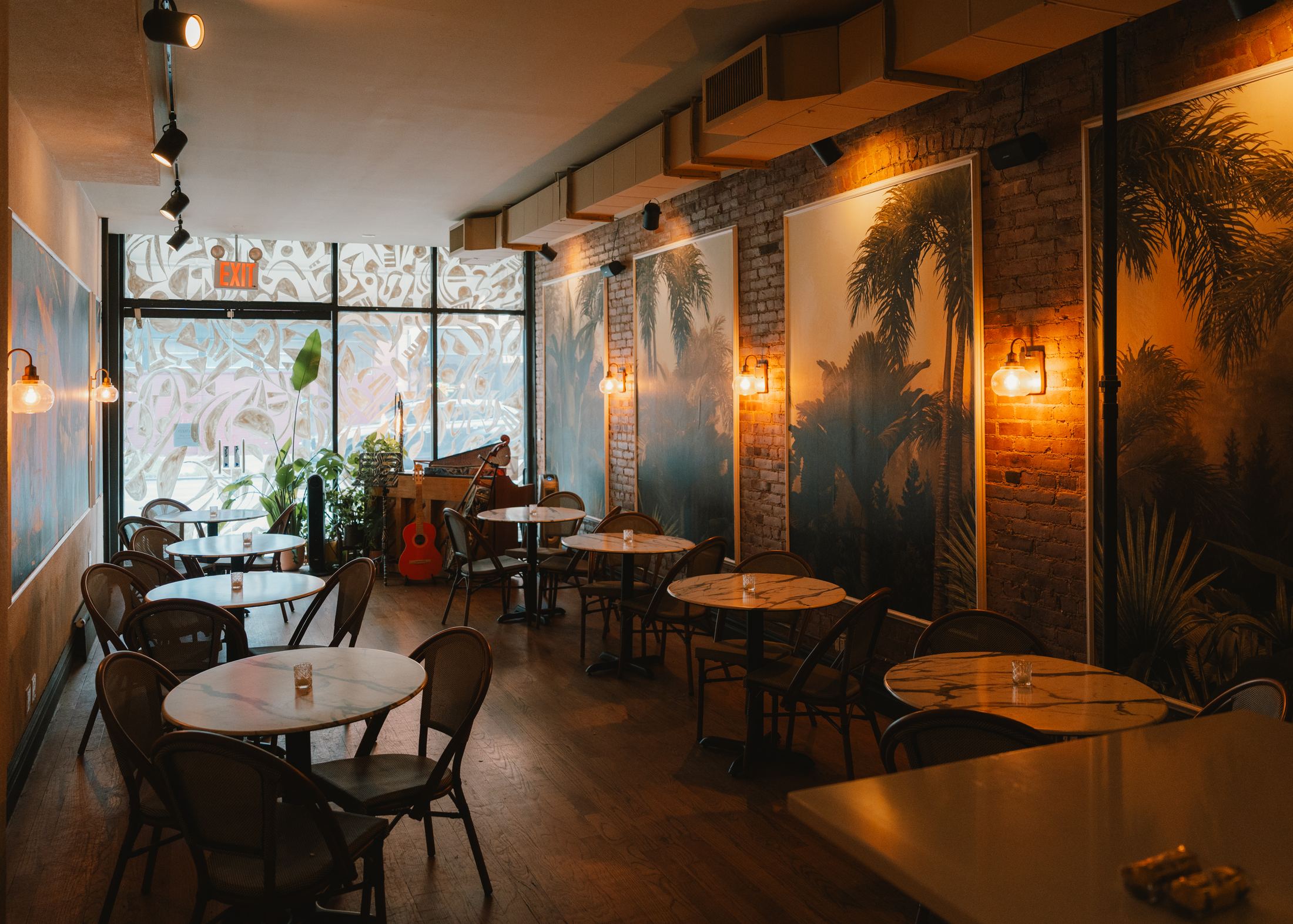The dining room by day